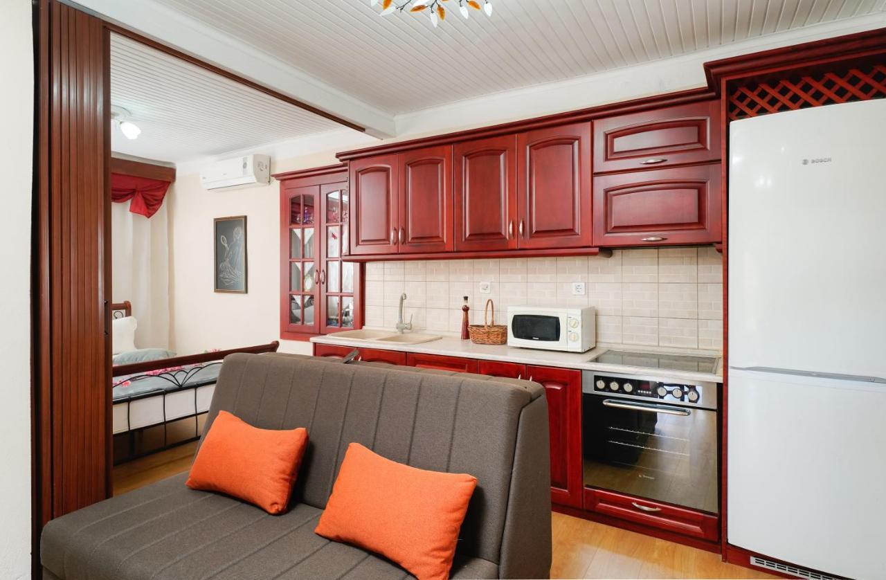 Irene'S Apartment Kastron  Екстериор снимка