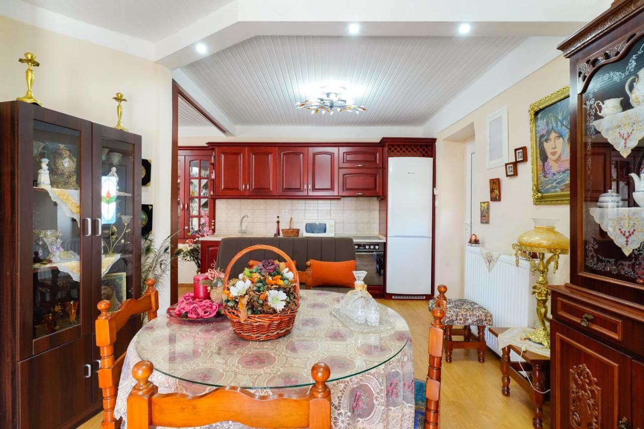 Irene'S Apartment Kastron  Екстериор снимка