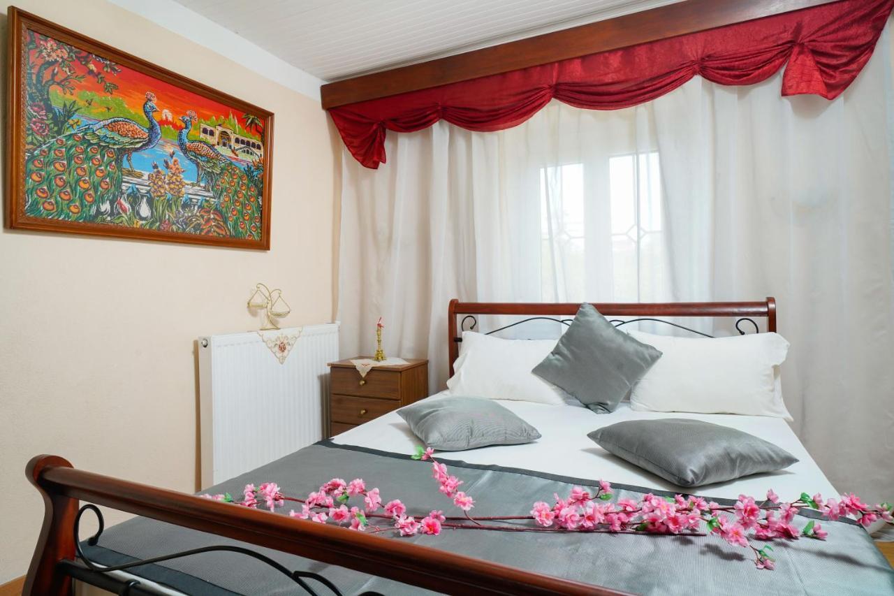 Irene'S Apartment Kastron  Екстериор снимка
