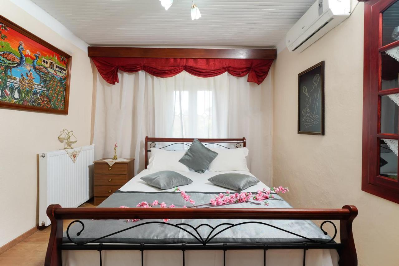 Irene'S Apartment Kastron  Екстериор снимка